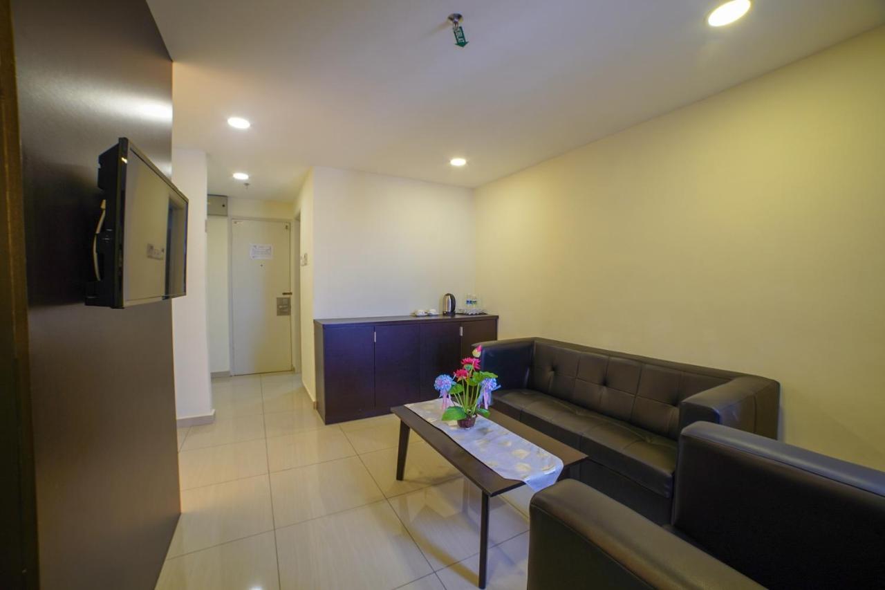 Oyo 89531 Villa Hotel Segamat Exterior photo