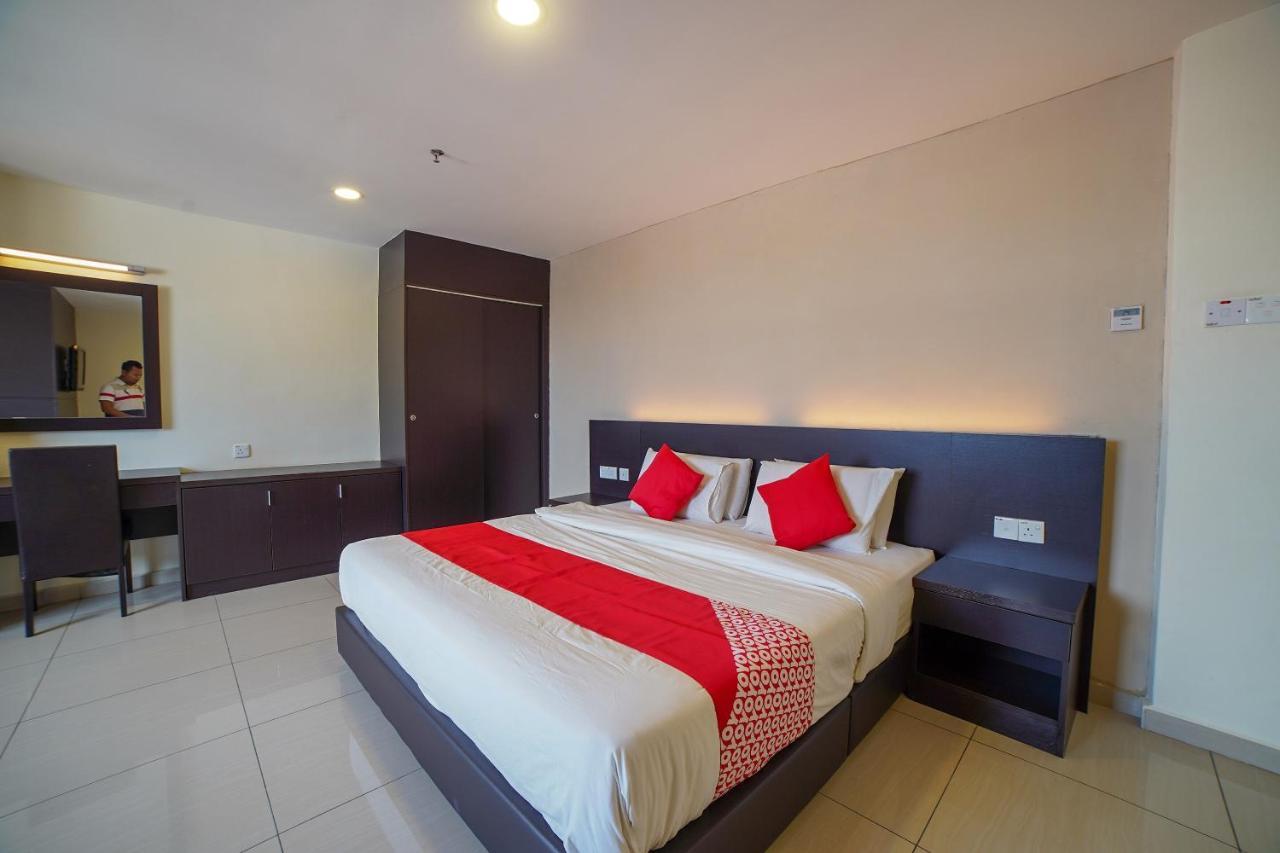 Oyo 89531 Villa Hotel Segamat Exterior photo