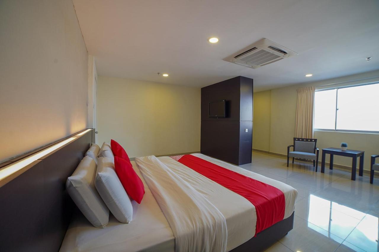 Oyo 89531 Villa Hotel Segamat Exterior photo