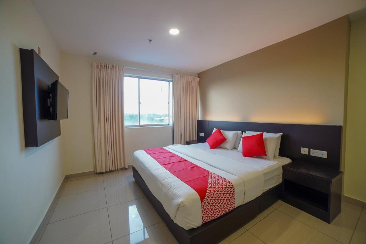 Oyo 89531 Villa Hotel Segamat Exterior photo