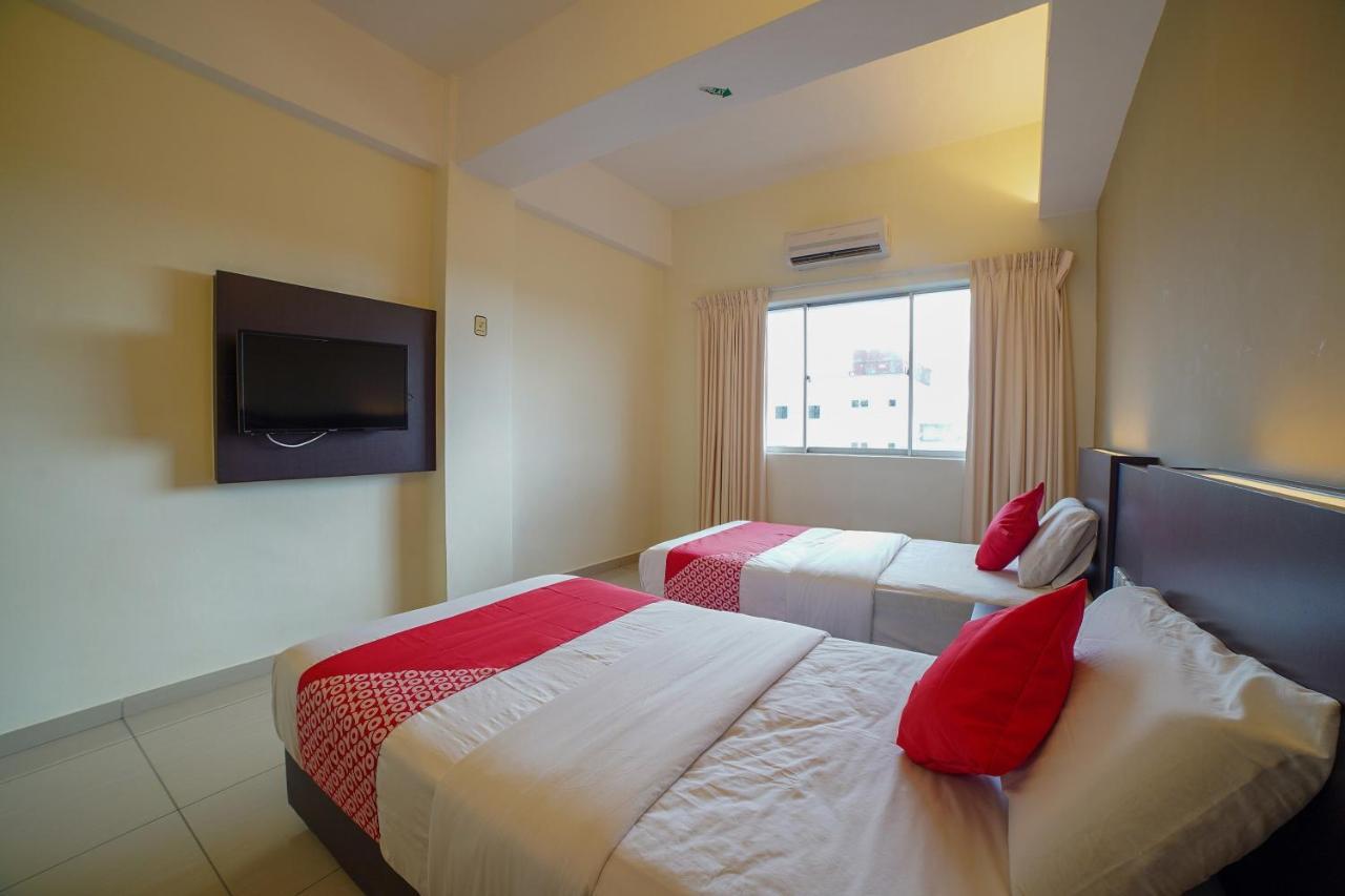 Oyo 89531 Villa Hotel Segamat Exterior photo